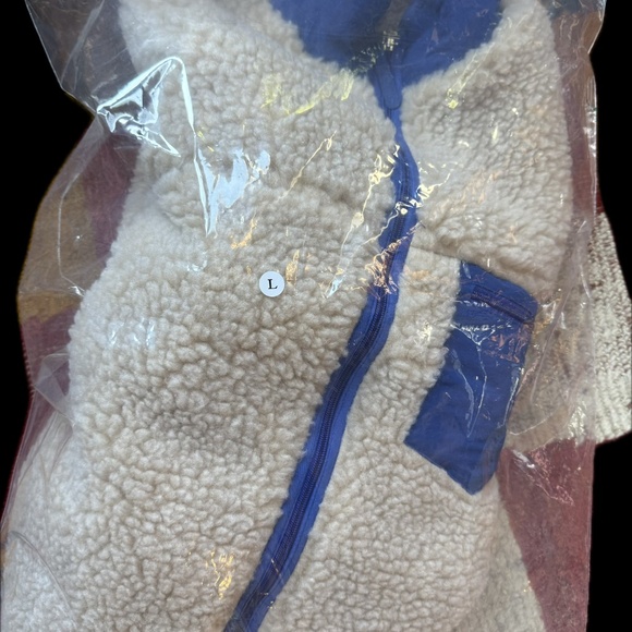 Large Deep Pile Fleece from All Blues Co. -in the style of vintage 80s Patagonia - Picture 7 of 9